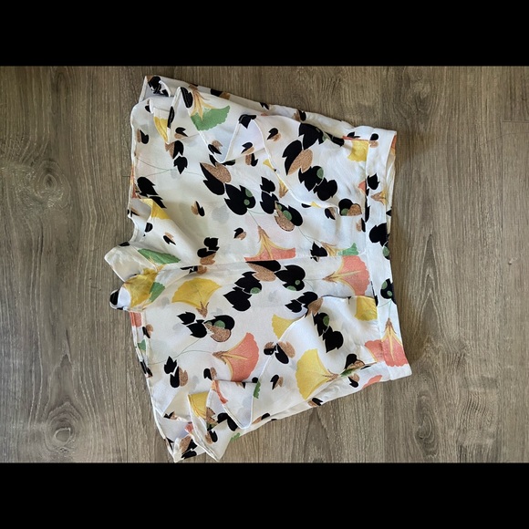 Topshop Floral shorts - Picture 2 of 4